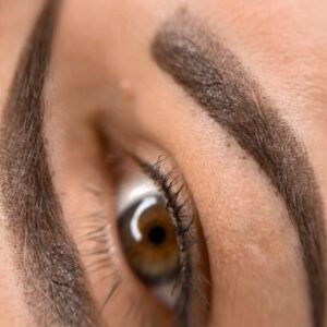 Formation certifiante en maquillage permanent (RS6508) : zone "sourcils"